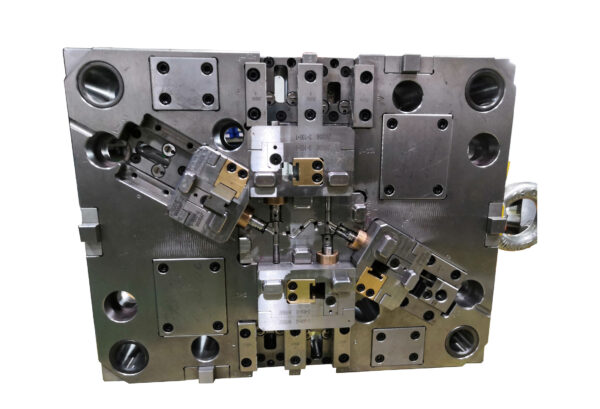Medical Plastic Mold - Image 7